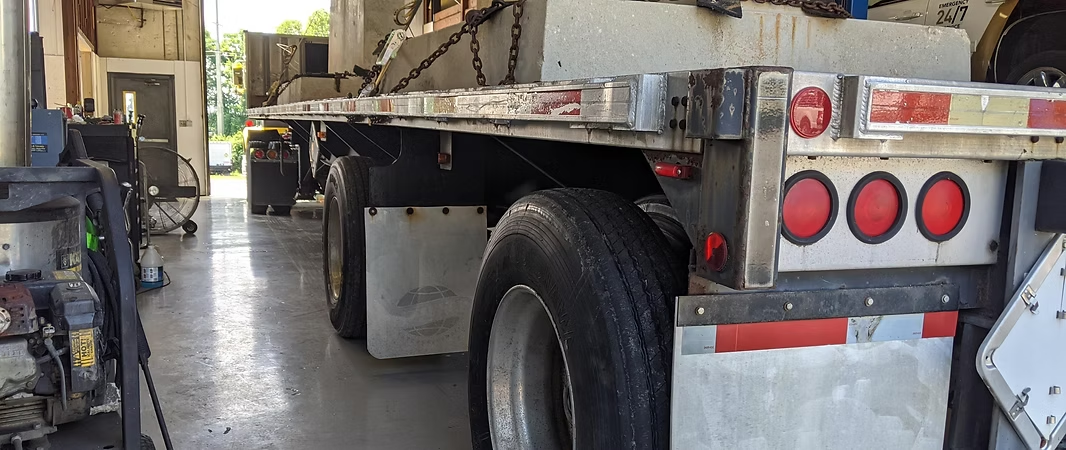 Flatbed/Large Trailers